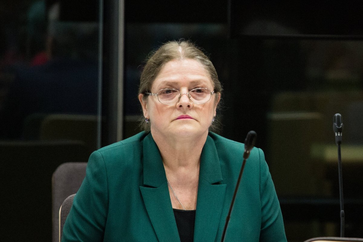 Znów zamieszanie wokół Krystyny Pawłowicz. Niezdolna do pracy, ale pracuje