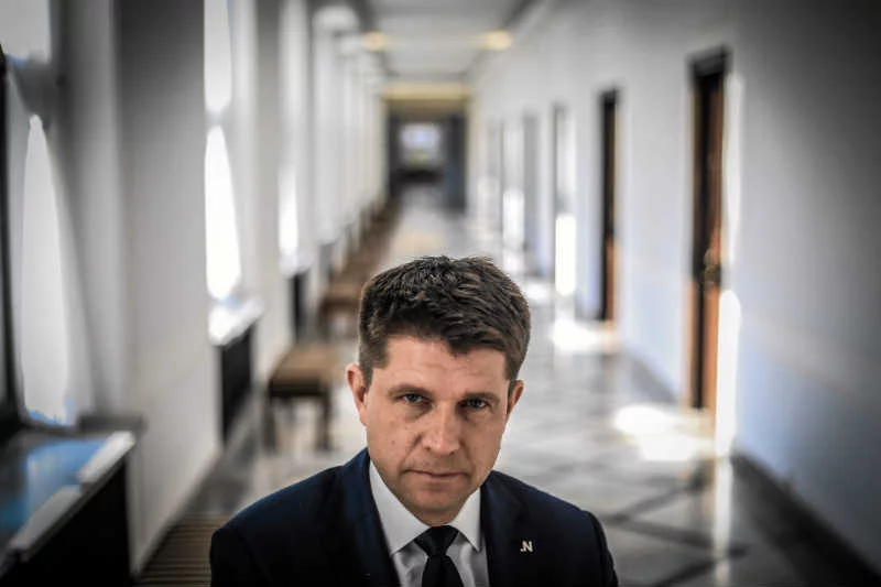 Ryszard Petru musi sobie poradzić z pierwszym konfliktem w strukturach .Nowoczesnej.
