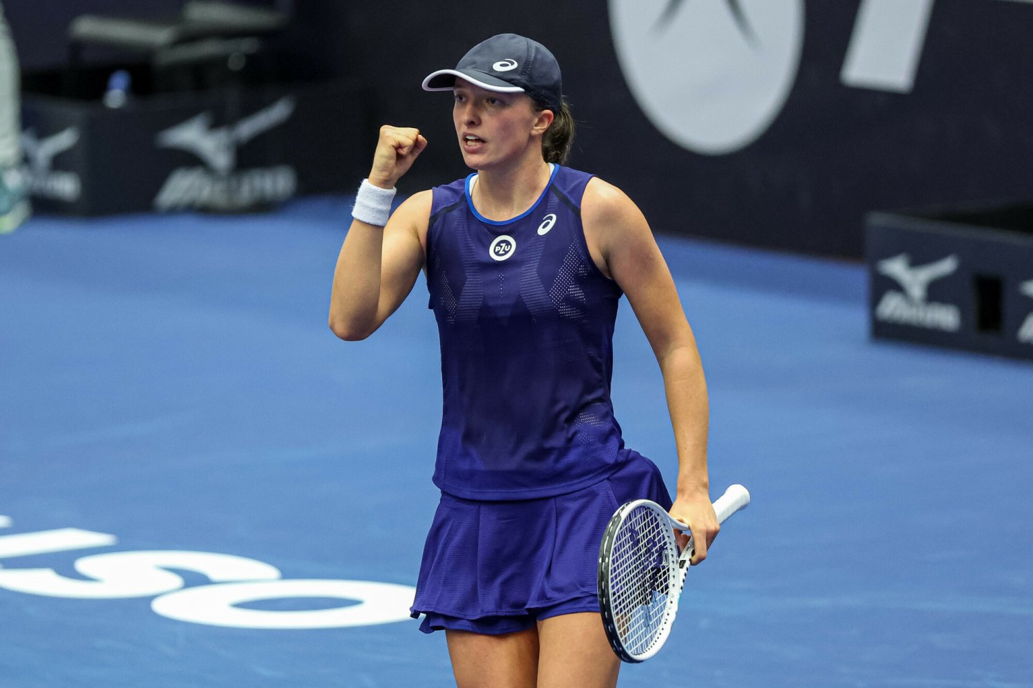 Ciężka przeprawa Igi Świątek z 20-latką. Polska mistrzyni pokazała klasę i zagra o finał