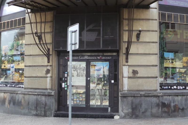 Tu do nie dawna mieściły się "Przekąski Zakąski"