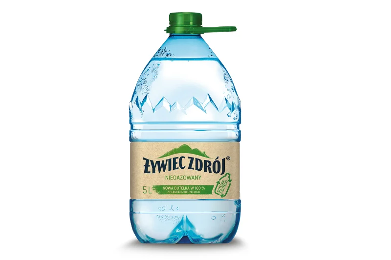 Butelka wykonana w całości z przetworzonego plastiku od Żywiec Zdrój