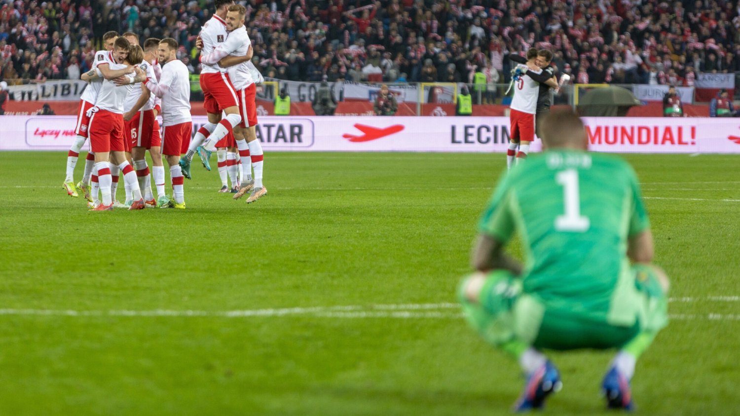 Tak nasi piłkarze cieszyli się z awansu na mundial. Teraz pora, żeby zdjąć klątwę podczas MŚ i pokazać jaja. Panowie, zróbcie to!
