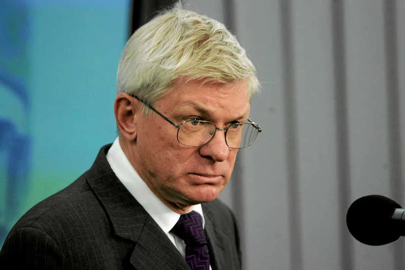 Andrzej Celiński ostro krytykuje Donalda Tuska i nazywa go zerem.