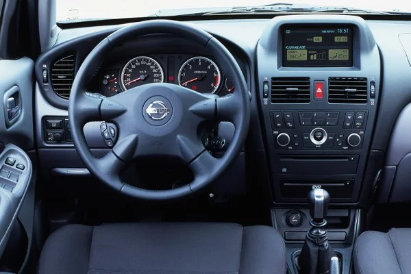 Nissan Almera N16