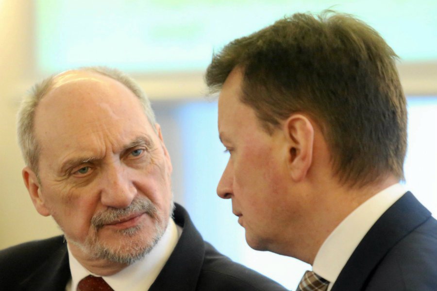 Antoni Macierewicz opublikował na Twitterze wpis wymierzony w Mariusza Błaszczaka po tym, jak pojawiła się informacja "RP", że nie ma szans na pozbawienie stopni generalskich Czesława Kiszczaka i Wojciecha Jaruzelskiego.