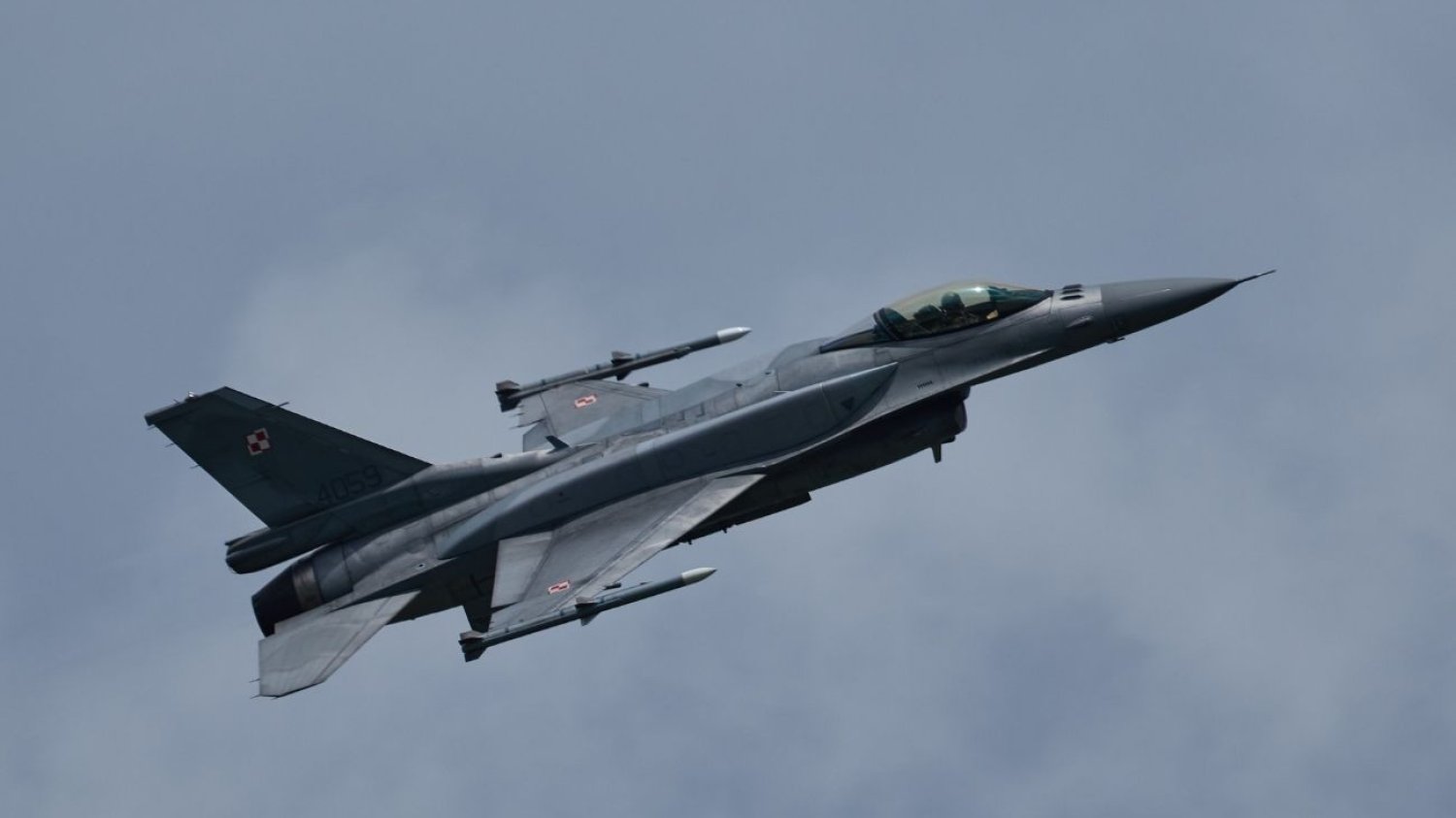 Tyle ma potrwać ustalanie przyczyn katastrofy F-16. Prokuratura wskazuje na coś kluczowego. Tragedia F-16 w Radomiu. Prokuratura ujawnia, ile potrwa ustalenie przyczyn.
