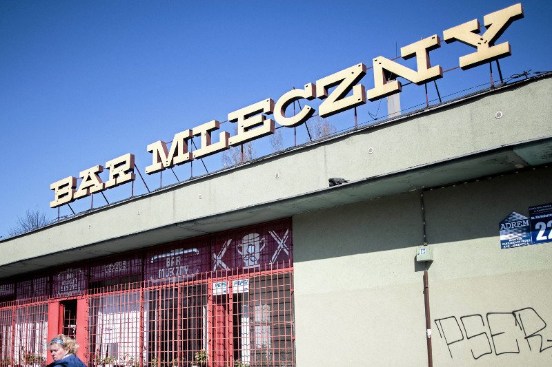 Kontrole izb skarbowych naliczają mleczakom ogromne kary, przez które jadłodalnie mogą przestać istnieć.