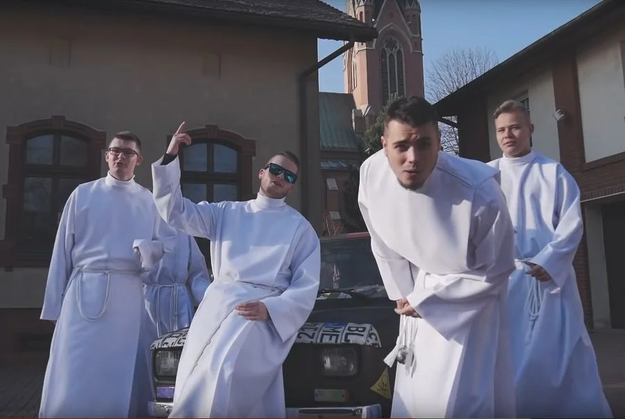Parodia w wykonaniu ministrantów podbija internet