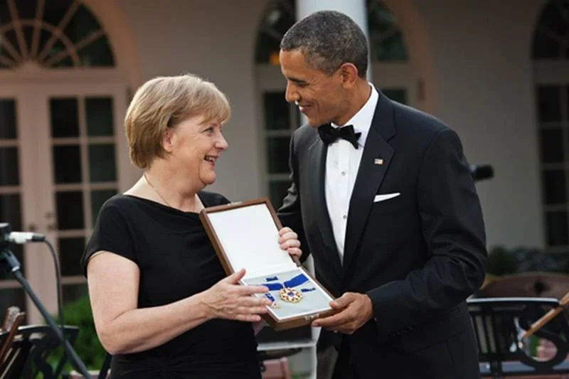 Barack Obama wiedział, że amerykański wywiad inwigilował Angelę Merkel