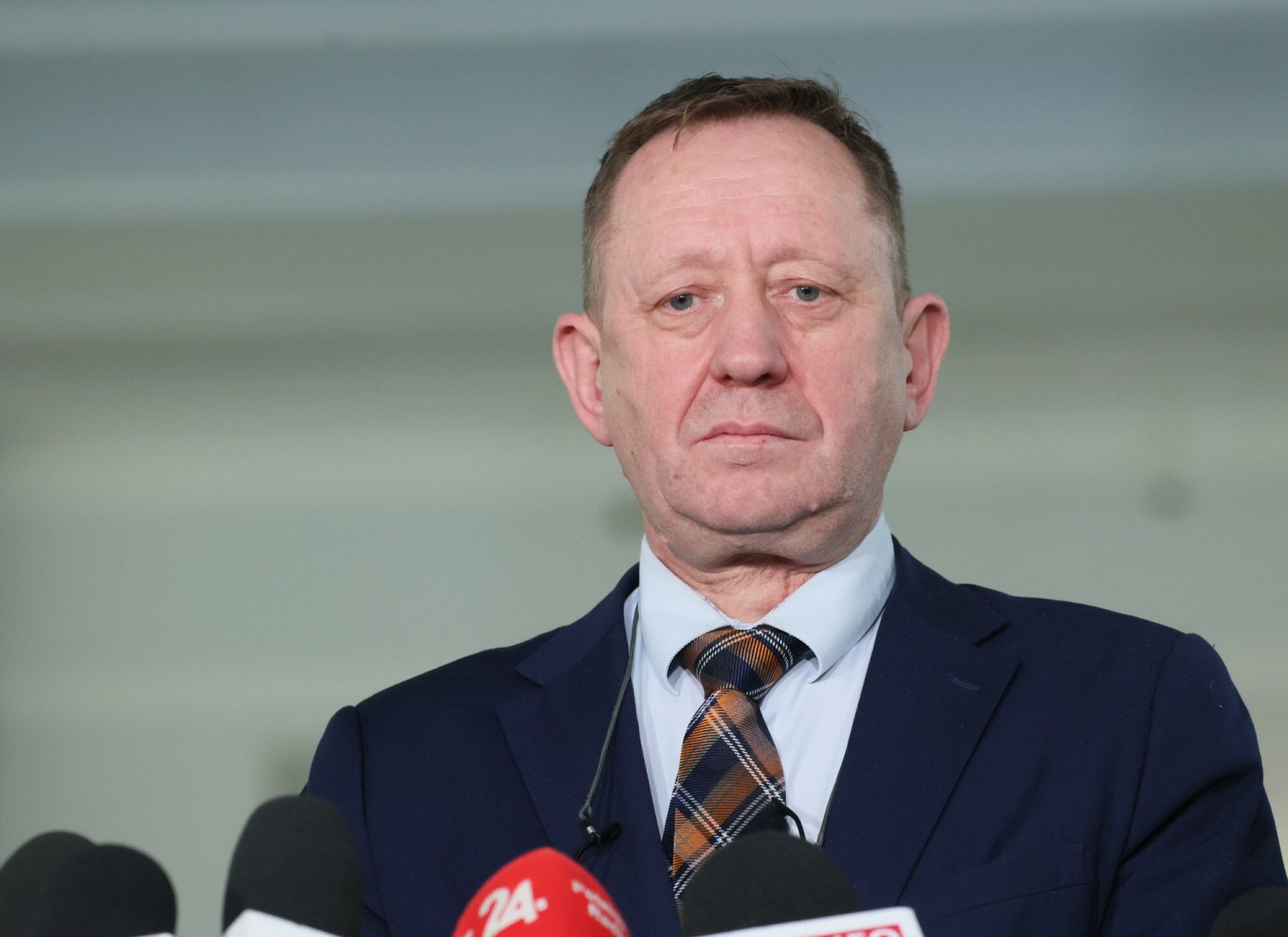 Robert Telus z PiS stracił dziecko. Mówi, co myśli o paskach TVP.