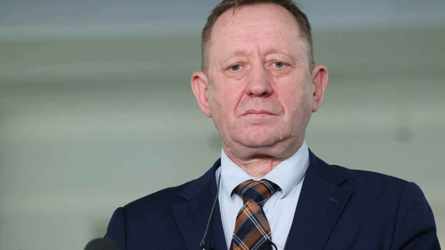 Robert Telus z PiS stracił dziecko. Mówi, co myśli o paskach TVP.