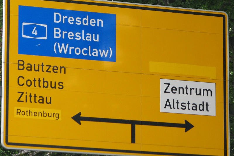 Niemcy z Wrocławia zrobili Breslau. Prawicowy tabloid oburza się, że nasi sąsiedzi używają niemieckiego nazewnictwa