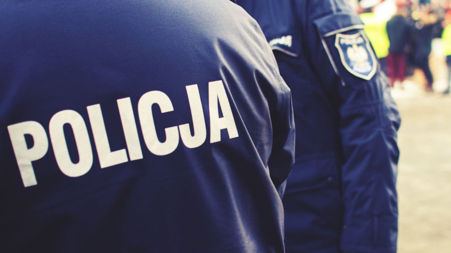 Śmierć w Ministerstwie Finansów wydobyła z Polaków najgorsze. Wstyd mi za tych ludzi Policjanci w mundurach.