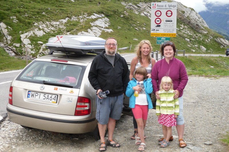 Klejnoccy w komplecie - z córkami na wakacyjnym wyjeździe.