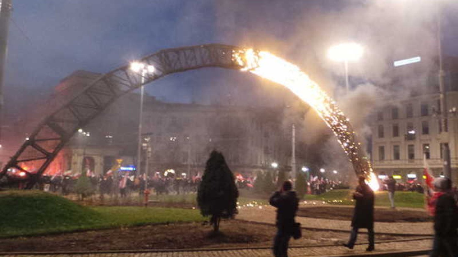 Telewizja Trwam dostała 50 tys. zł kary za relację z Marszu Niepodległości.