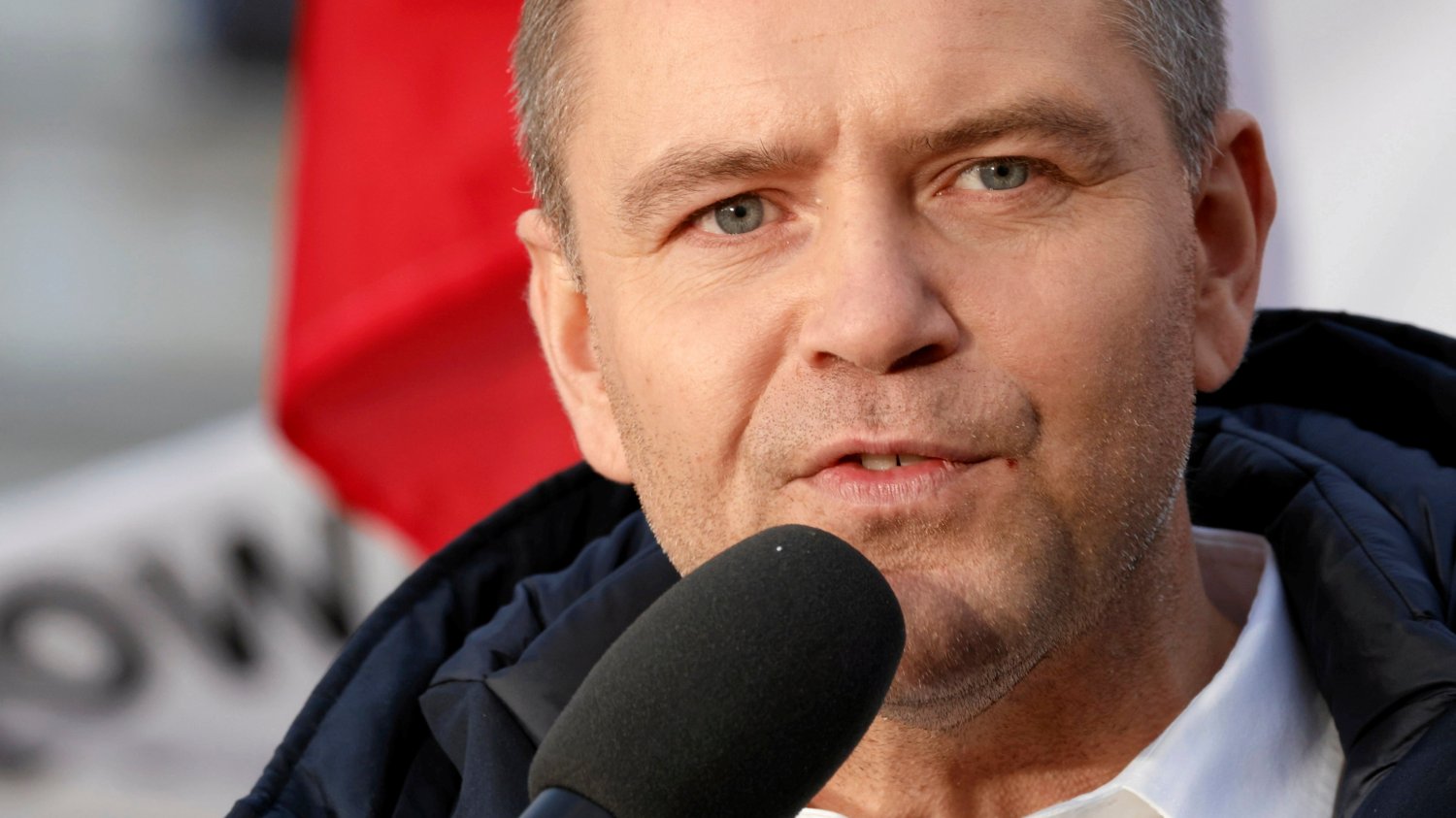Nawrocki zacznie prezydenturę z dużym problem. Chodzi o jego szefa BBN