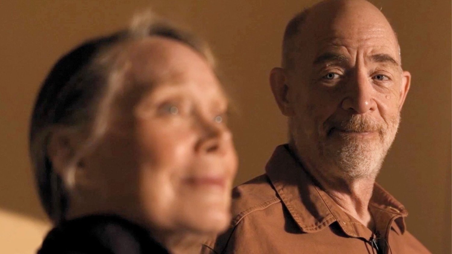 Nocne niebo na Rotten Tomatoes Sissy Spacek i J.K. Simmons w serialu Nocne niebo