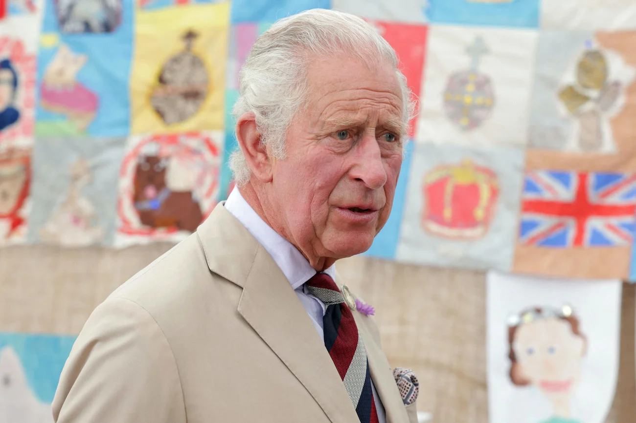 Karol, najstarszy syn Elżbiety II natychmiast zostaje królem po śmierci monarchini.