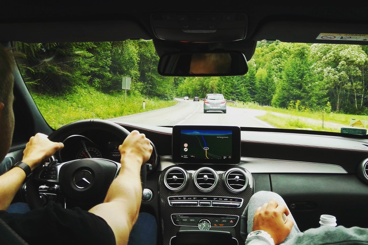 Mercedes C 450 AMG to jeden z najciekawiej skrojonych samochodów, którymi miałem okazję jeździć.