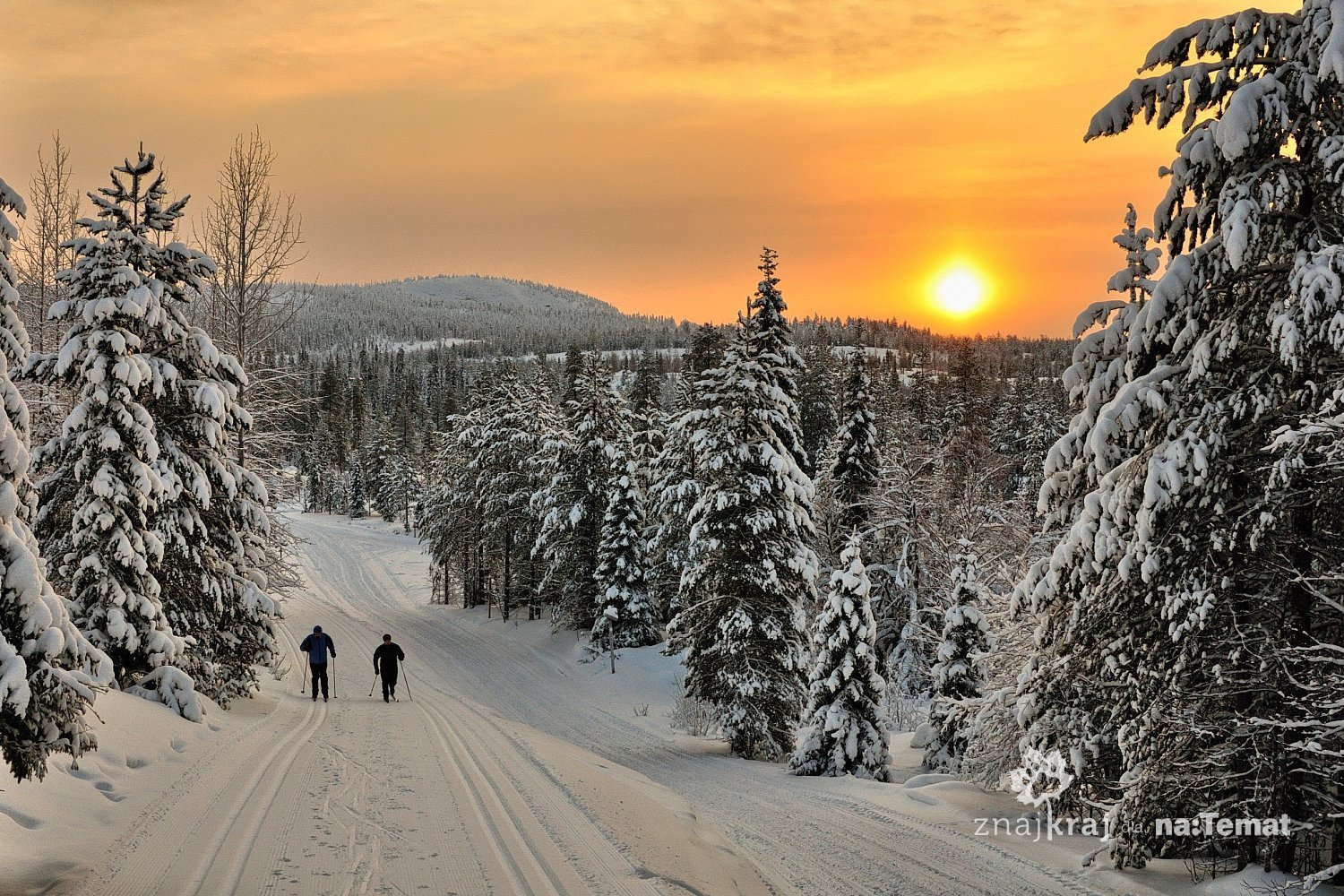 Zachód Słońca nad trasami narciarskimi