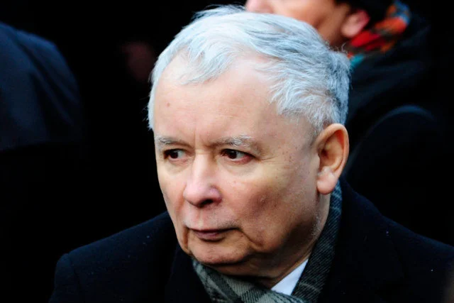 Jarosław Kaczyński nie wierzy w zamach smoleński. Tak stwierdził w rozmowie z Jarosławem Gowinem.