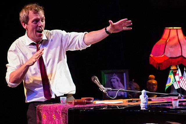 W lipcu Hugh Laurie będzie koncertował w Poznaniu i Szczecinie