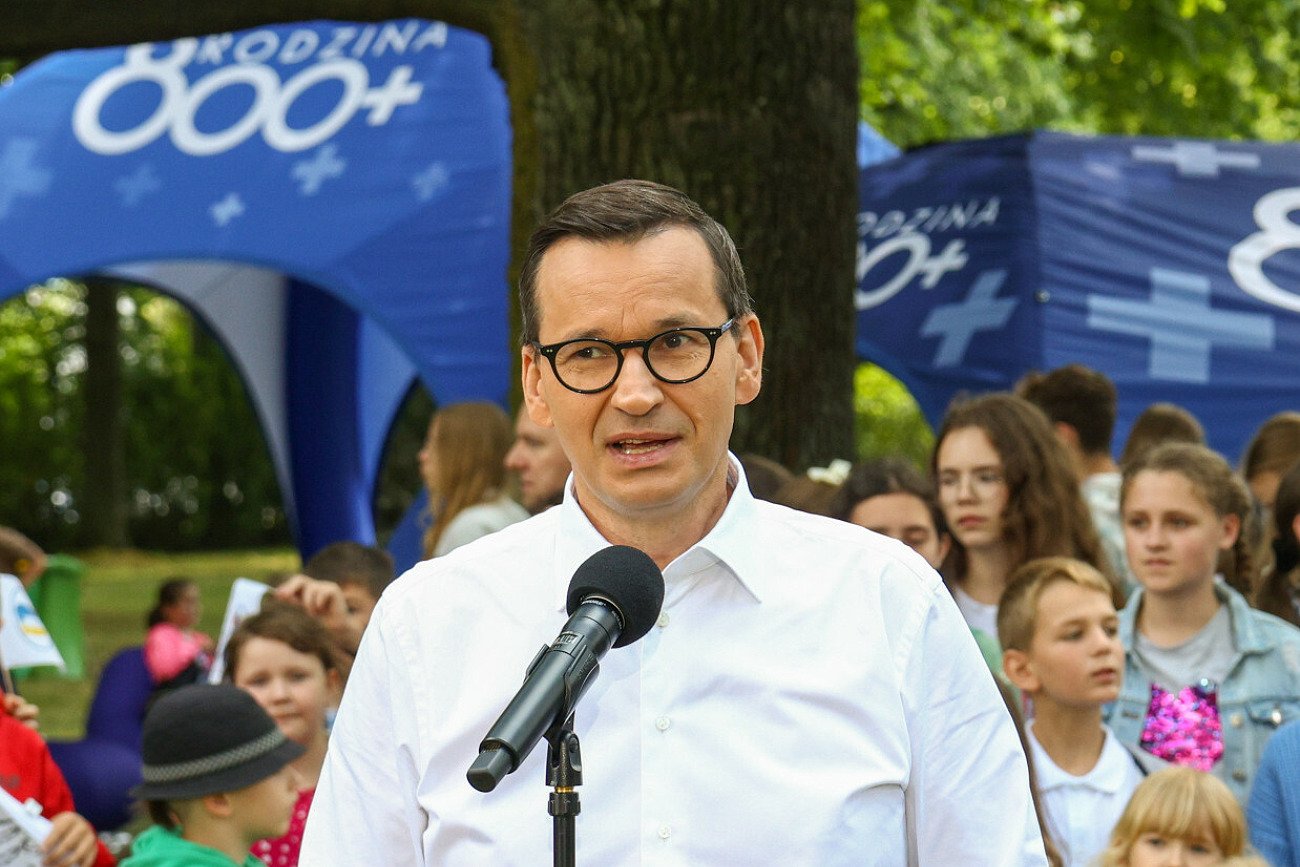 Mateusz Morawiecki z PiS o 800 plus.