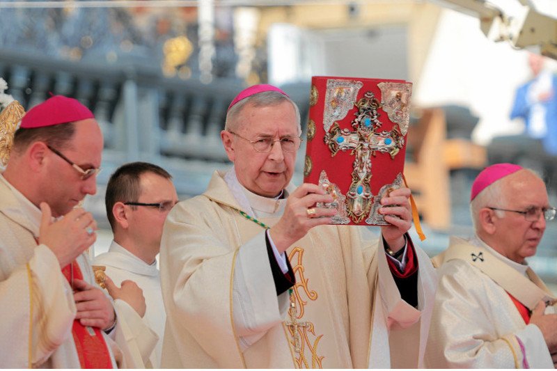 Przewodniczący KEP abp Stanisław Gądecki chce katechizować rodziców.