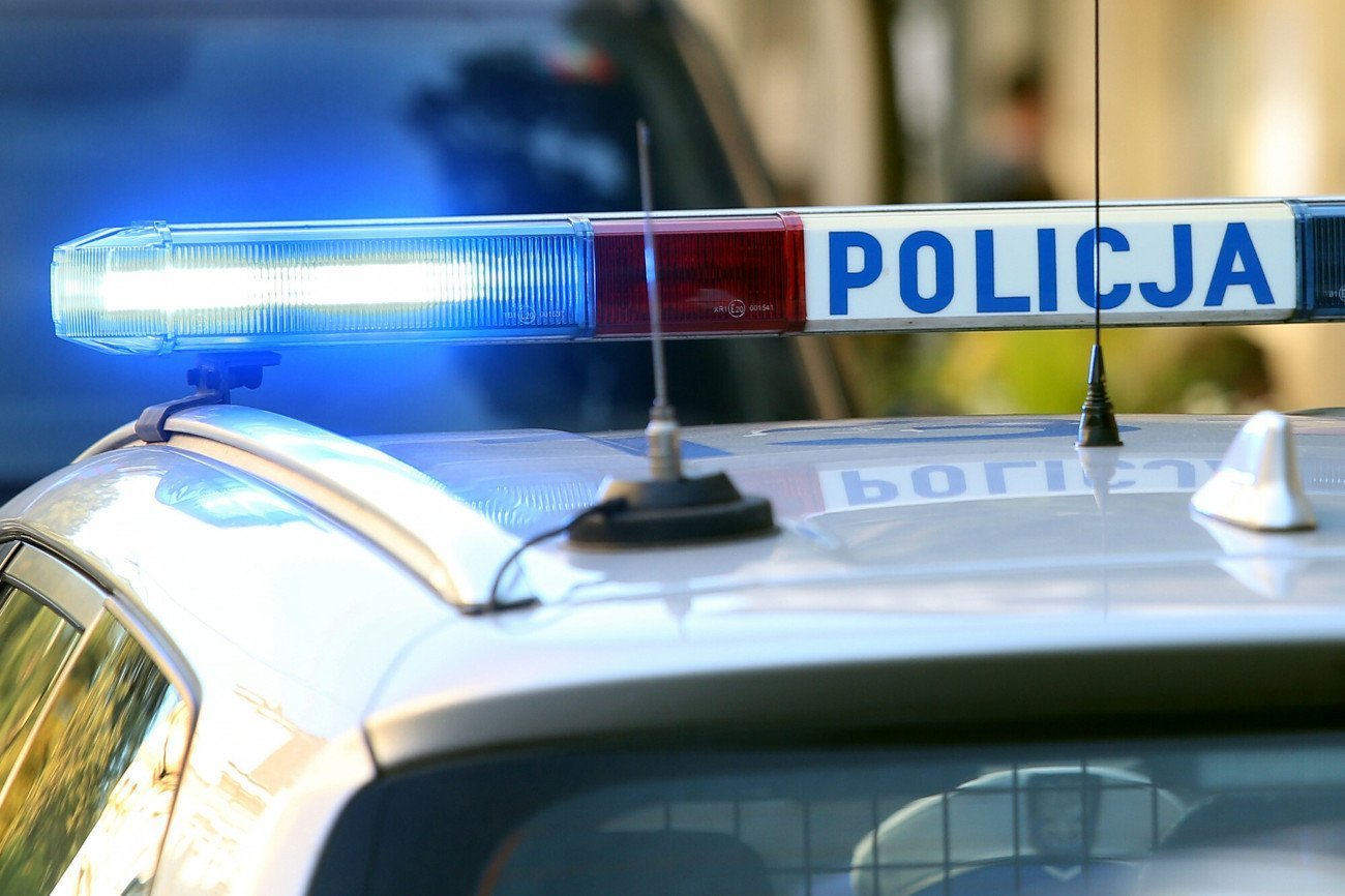 W aucie na parkingu w Koszalinie znaleziono ciało.