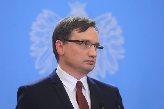 Tego Zbigniew Ziobro chyba się nie spodziewał - prokuratorzy masowo wnioskują o przejście na emeryturę