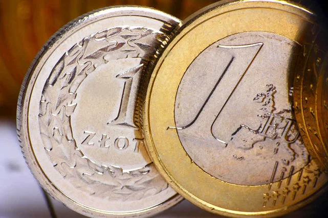 Blisko dwie trzecie Polaków nie chce wejść do strefy euro.