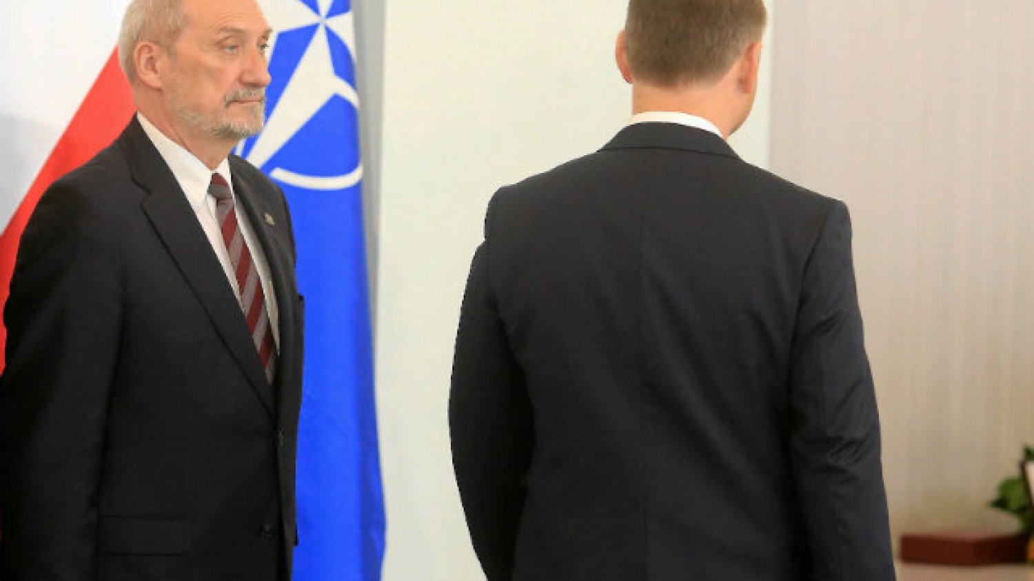Jeden z konfliktów pomiędzy prezydentem Andrzejem Dudą a Antonim Macierewiczem dotyczy postępowania wobec generała Kraszewskiego.
