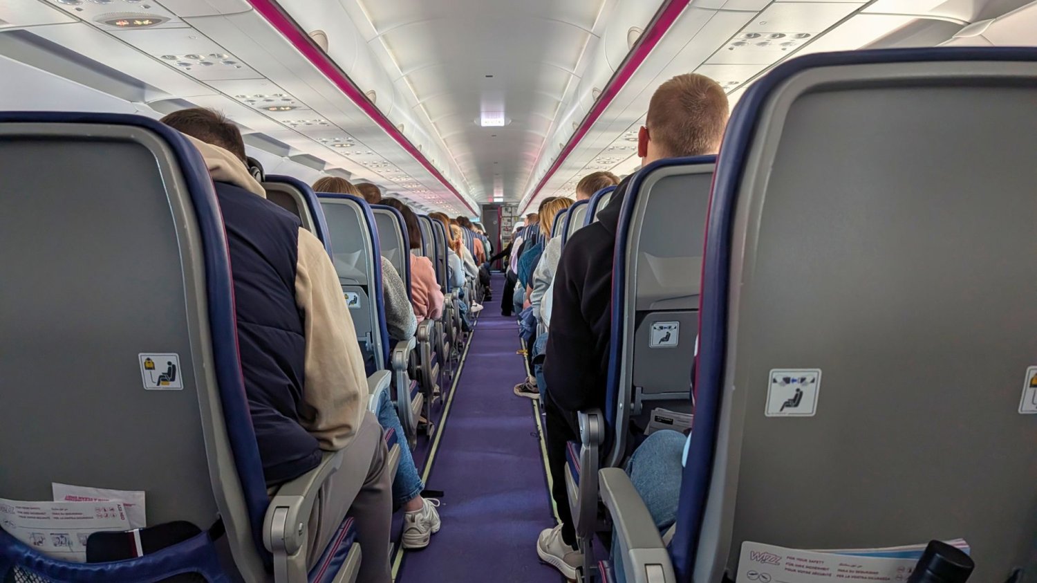 Miejsce w rzędzie ewakuacyjnym to nie dla każdego spełnienie marzeń Steward Wizz Aira o minusie miejsca w rzędzie ewakuacyjnym