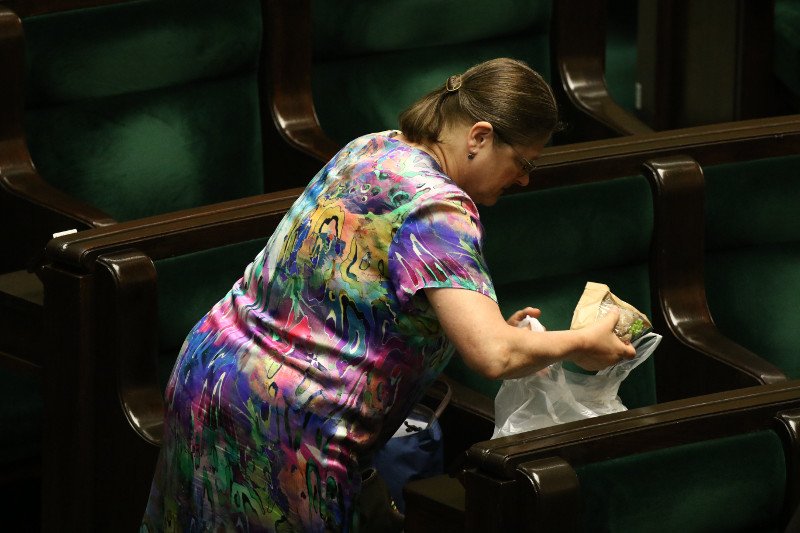 Krystyna Pawłowicz przygotowana na nagły atak głodu.