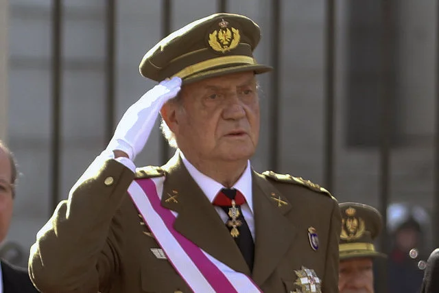 Król Hiszpanii Juan Carlos abdykował