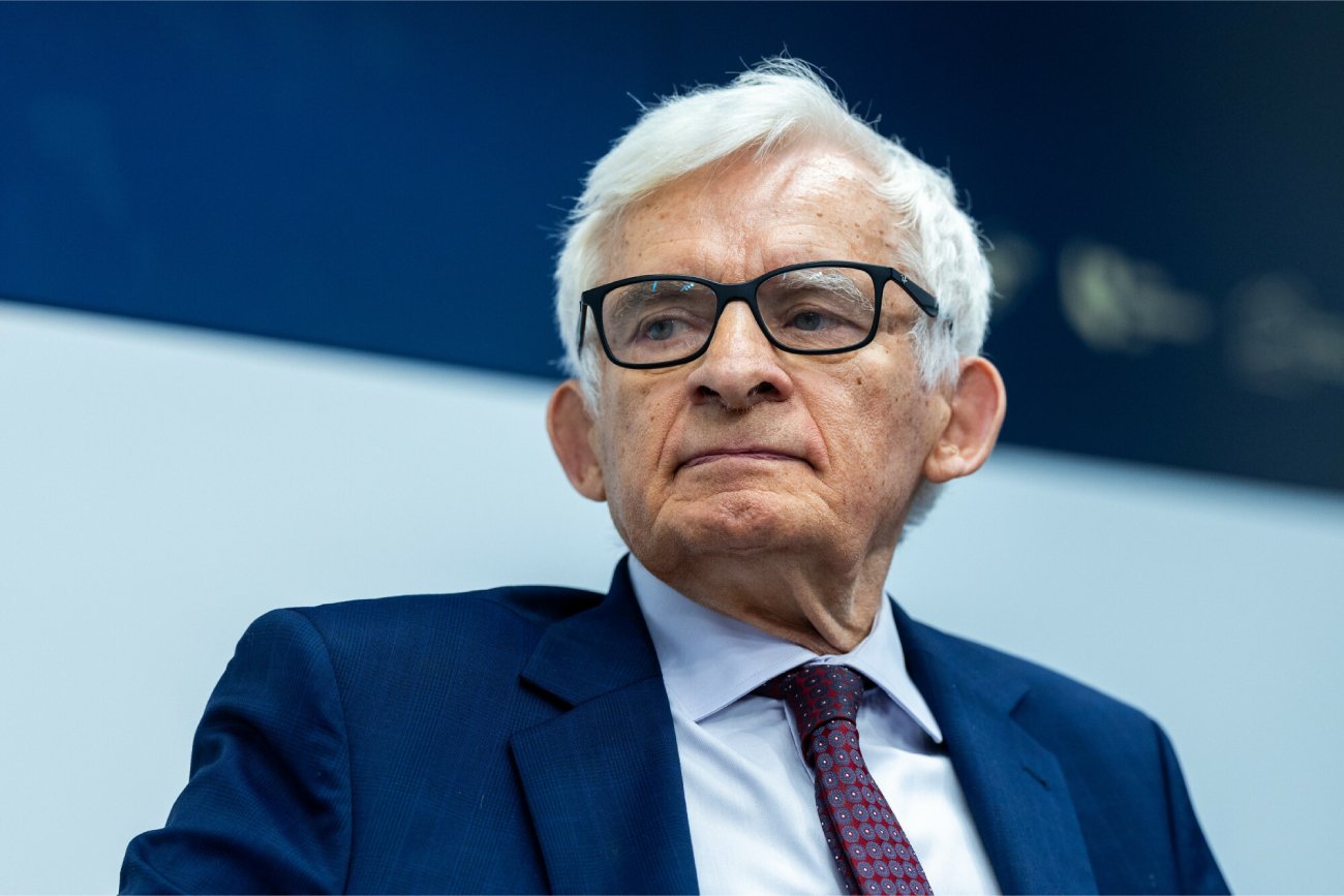 Jerzy Buzek nie będzie kandydować do PE. Na pożegnanie dostał w Brukseli owację na stojąco