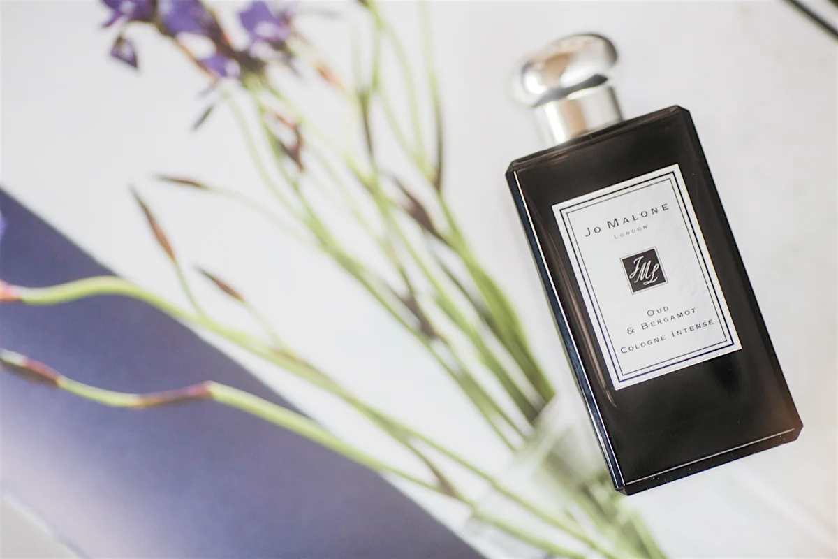 Buteleczka perfum w zależności od pojemności kosztuje od 250 do 600 zł