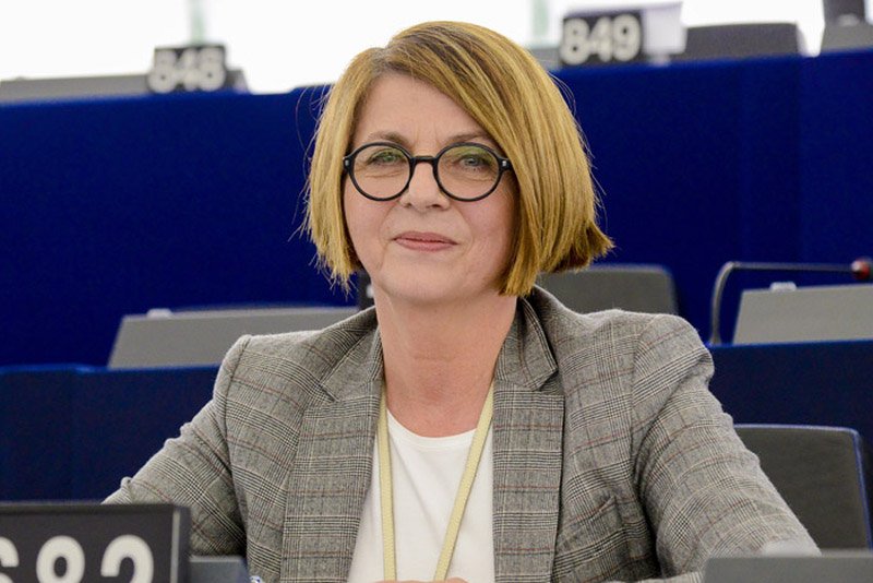 Julia Pitera uważa, że politycy PO "nakręcają spiralę agresji" wobec... siebie