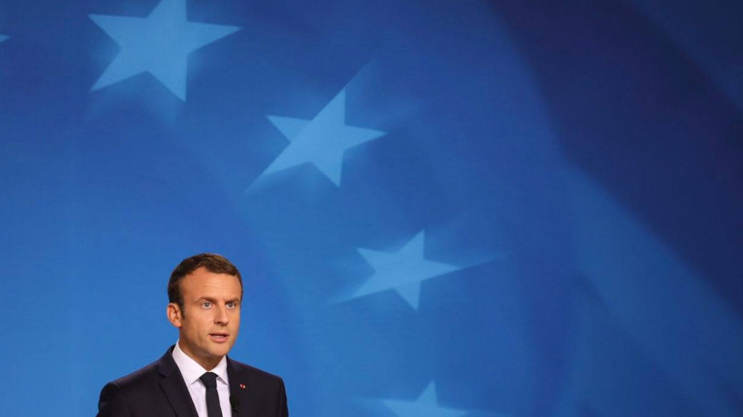 Prezydent bez wazeliny. Emmanuel Macron pokazał, jak inaczej można rozmawiać z politykami.