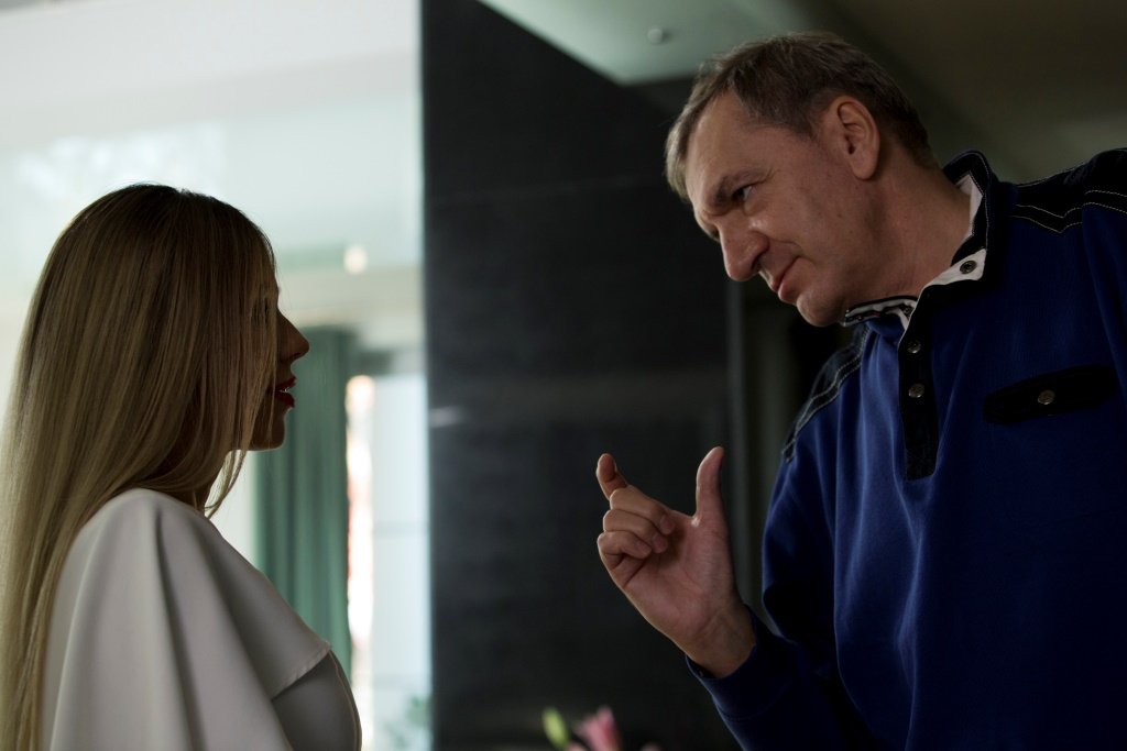 Doda w filmie Władysława Pasikowskiego wciela się w rolę pyskatej "kobiety mafii" - Mirę