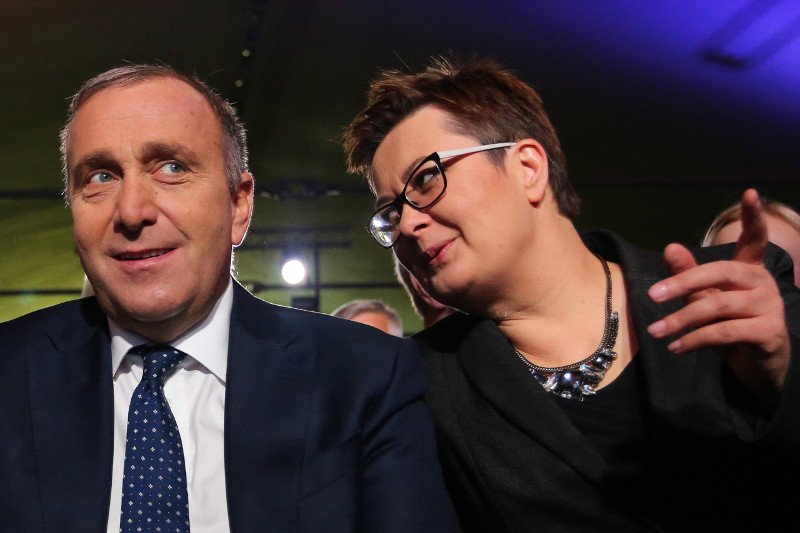 Analiza wyników wyborów samorządowych wskazuje jasno: za rok w wyborach parlamentarnych opozycja ma szansę odsunąć PiS od władzy.