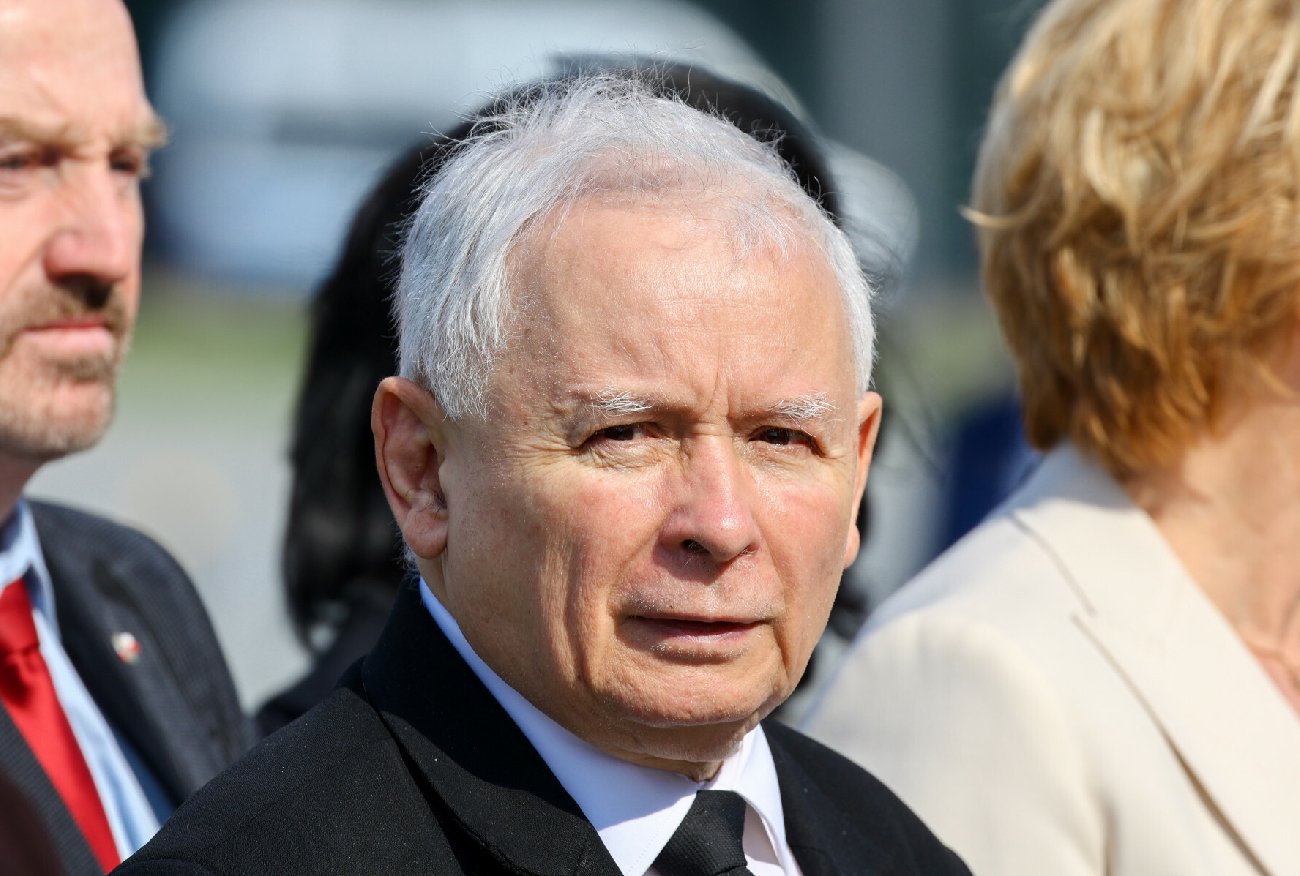 Kolejny sondaż bezlitosny dla Kaczyńskiego. PiS bez szans na większość