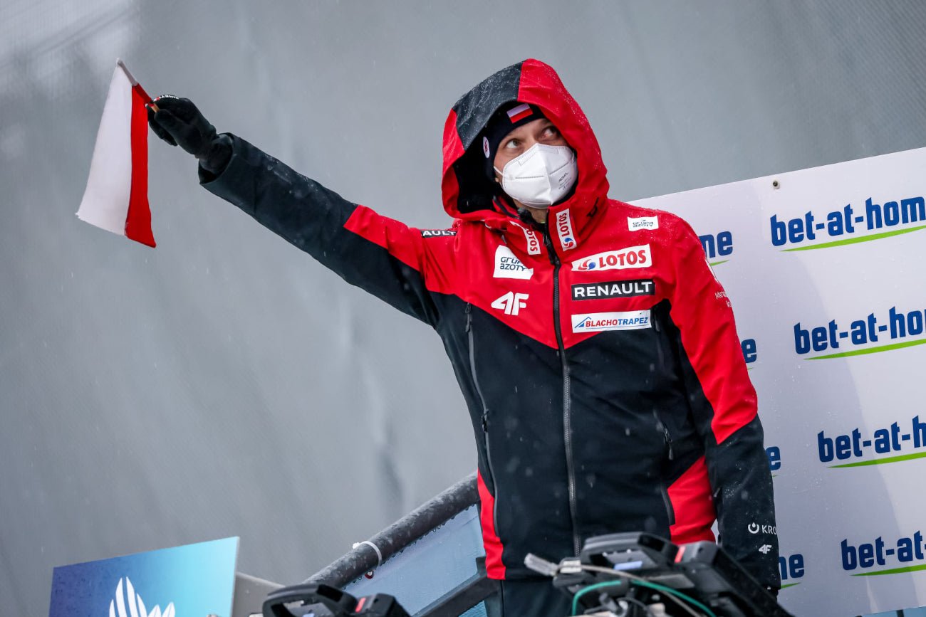 Trener polskiej kadry skoczków Michal Doleżal ma o czym myśleć, spoglądając na wynik Biało-Czerwonych.