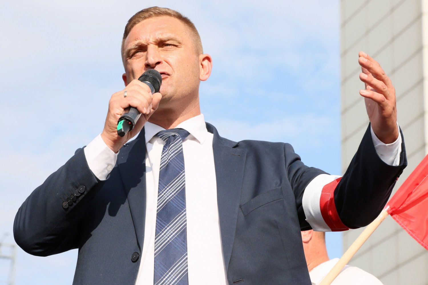 Robert Bąkiewicz wygłosił kłamliwe przemówienie.