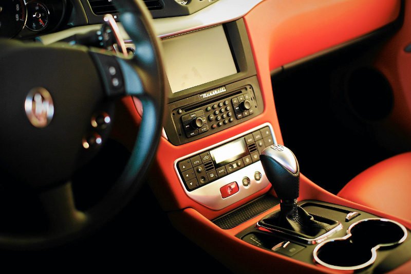 Być może wkrótce Poczta Polska zostanie podpięta do Centralnej Ewidencji Pojazdów i zacznie ściągać opłaty za zamontowane w pojazdach radioodbiorniki.