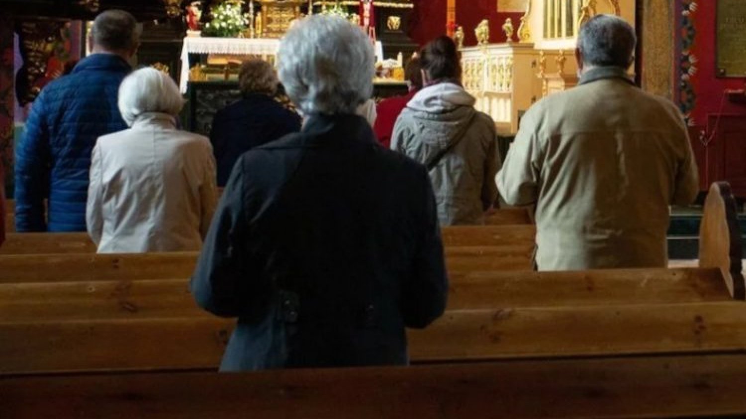 Kościół w Łubianie z panelami słonecznymi w kształcie krzyża stał się hitem sieci.