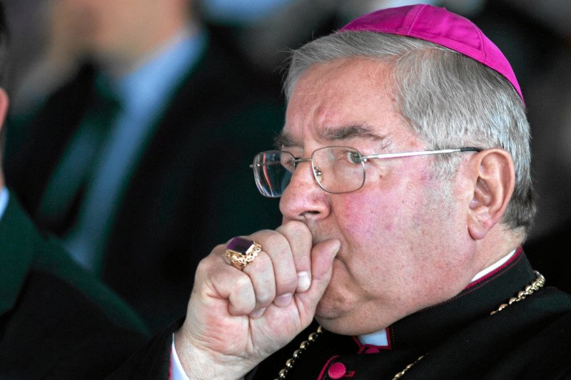 W czwartkowym "Czarno na białym" będzie można usłyszeć wypowiedzi księży, którzy mieli być poniżani przez abp. Sławoja Leszka Głódzia.