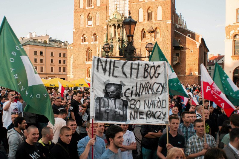 "Tusk won!", czyli skandaliczne treści w konkursowych broszurach dla dzieci. Na zdjęciu marsz prawicowych organizacji przeciwko rządowi Donalda Tuska w 2014 r.