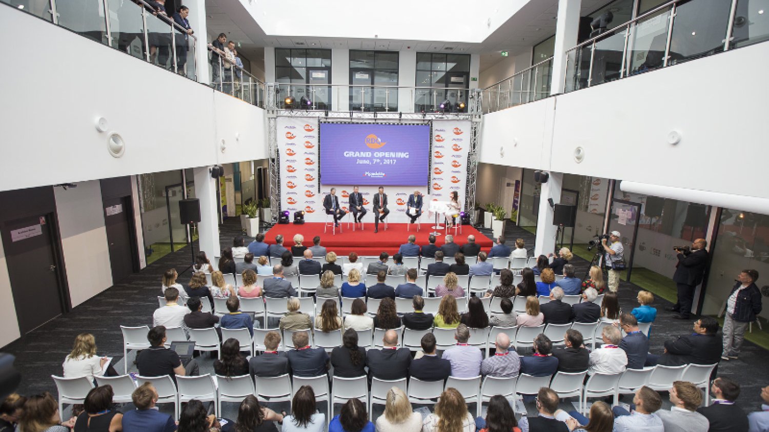 Mondelēz International, producent czekolady Milka i ciasteczek Oreo, otworzył we Wrocławiu pierwsze w naszym kraju Centrum Badań, Rozwoju i Jakości.