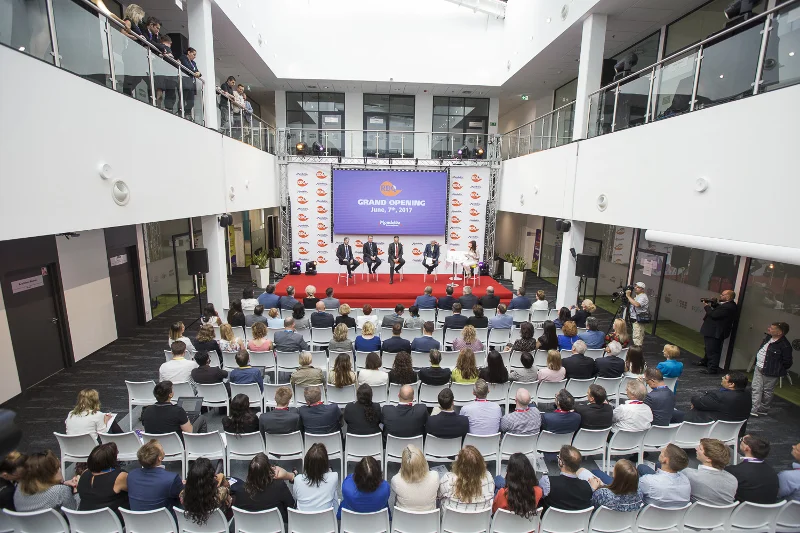 Mondelēz International, producent czekolady Milka i ciasteczek Oreo, otworzył we Wrocławiu pierwsze w naszym kraju Centrum Badań, Rozwoju i Jakości.